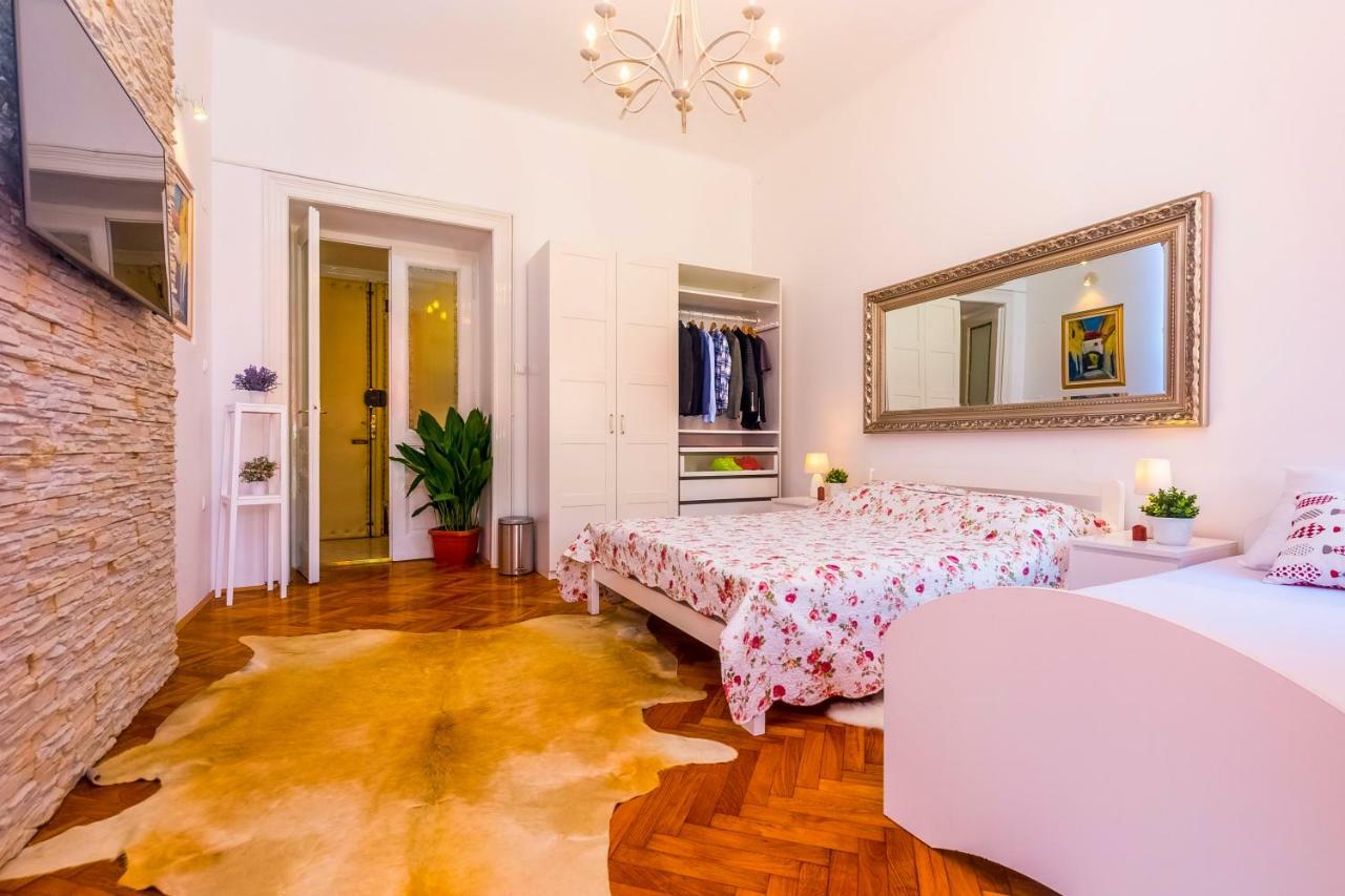Conty Apartment غييكا المظهر الخارجي الصورة