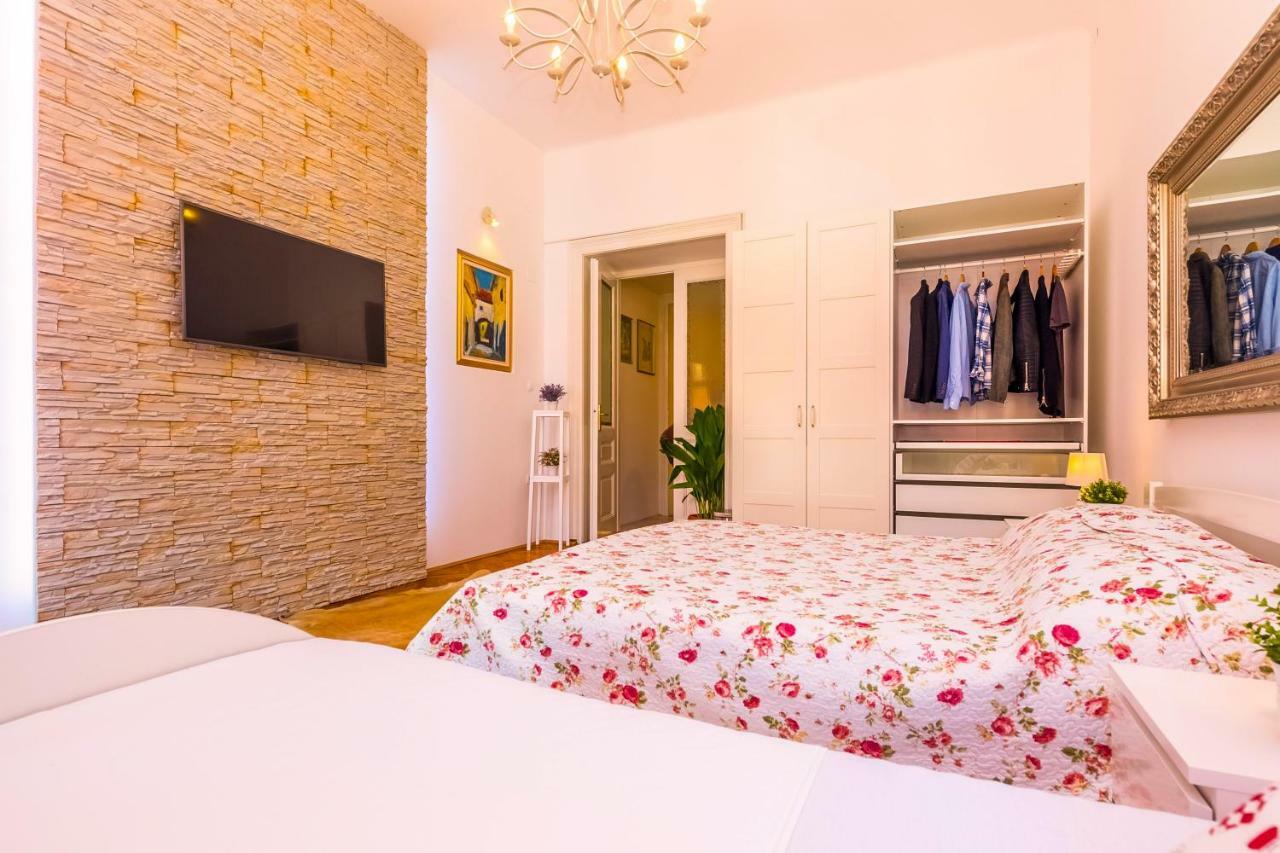 Conty Apartment غييكا المظهر الخارجي الصورة
